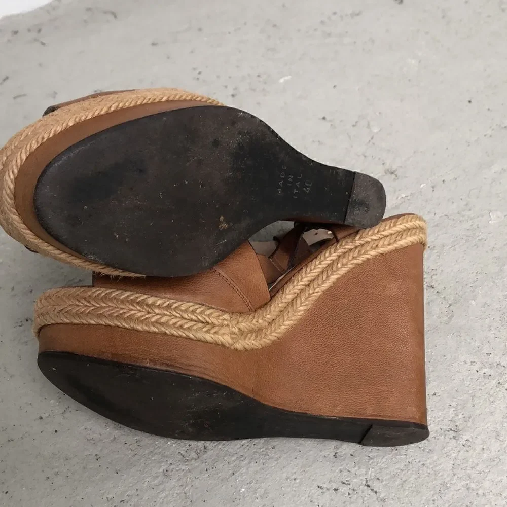 Gastone Lucioli platforms